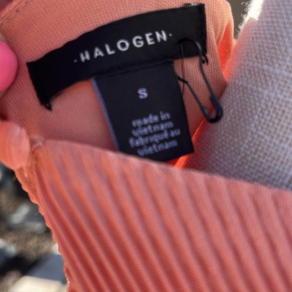 Halogen NWOT Sleeveless Coral Peplum
Top -Size S - Picture 7 of 12